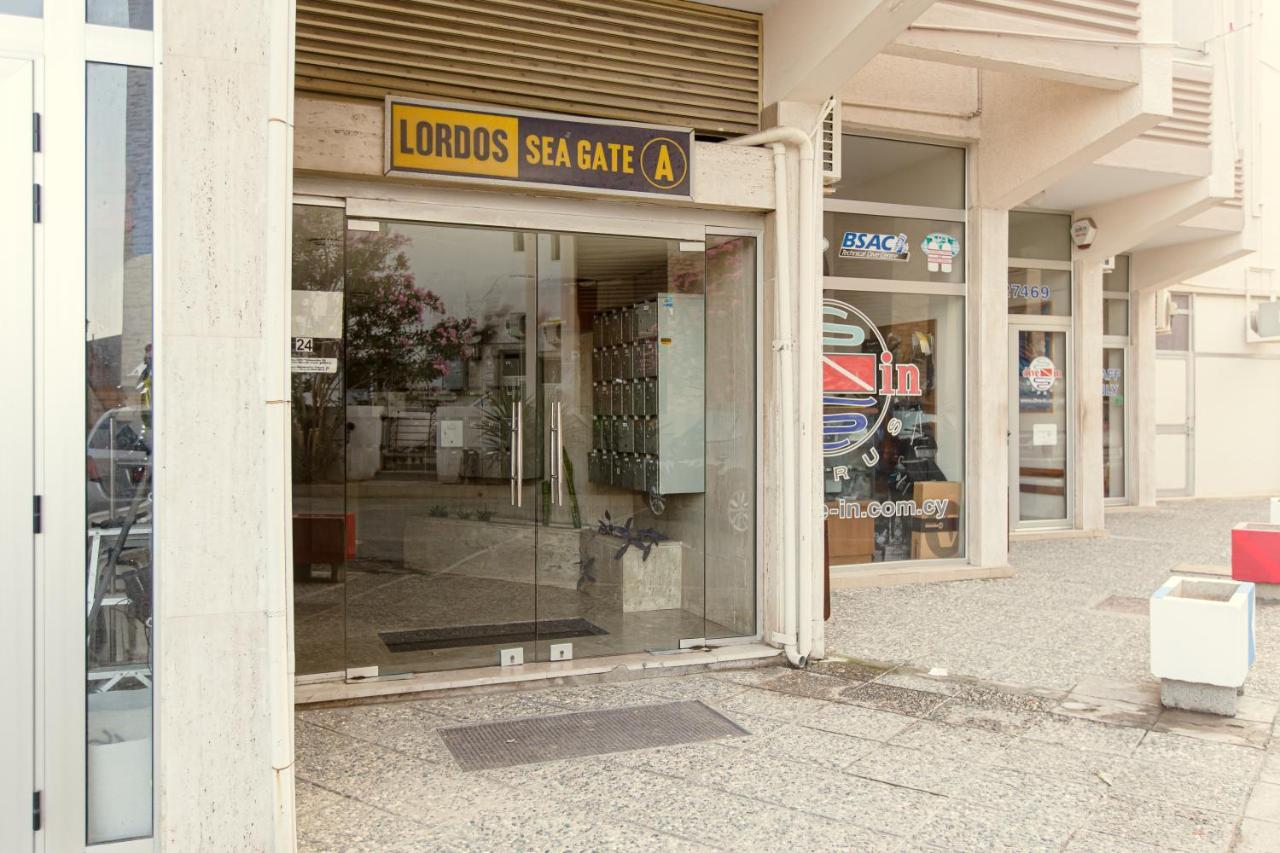 Furnished Seafront Studio Larnaca Exterior photo